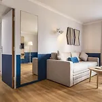 Adagio La Defense Kleber Aparthotel 3*