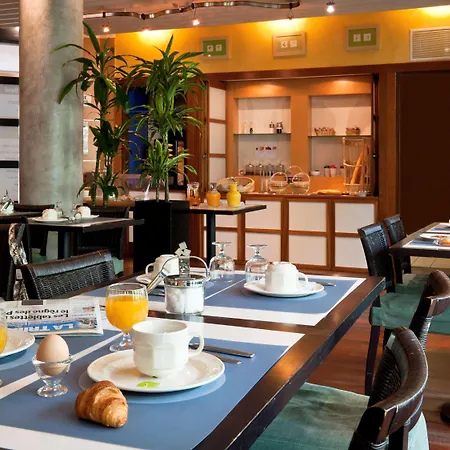 Aparthotel Adagio La Defense Kleber 4*